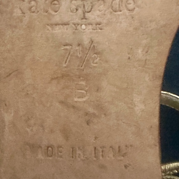 Kate Spade 3 Rhinestone, Gold, Flat Sandals. Leather, Made in Italy. Rare find. - Picture 8 of 9